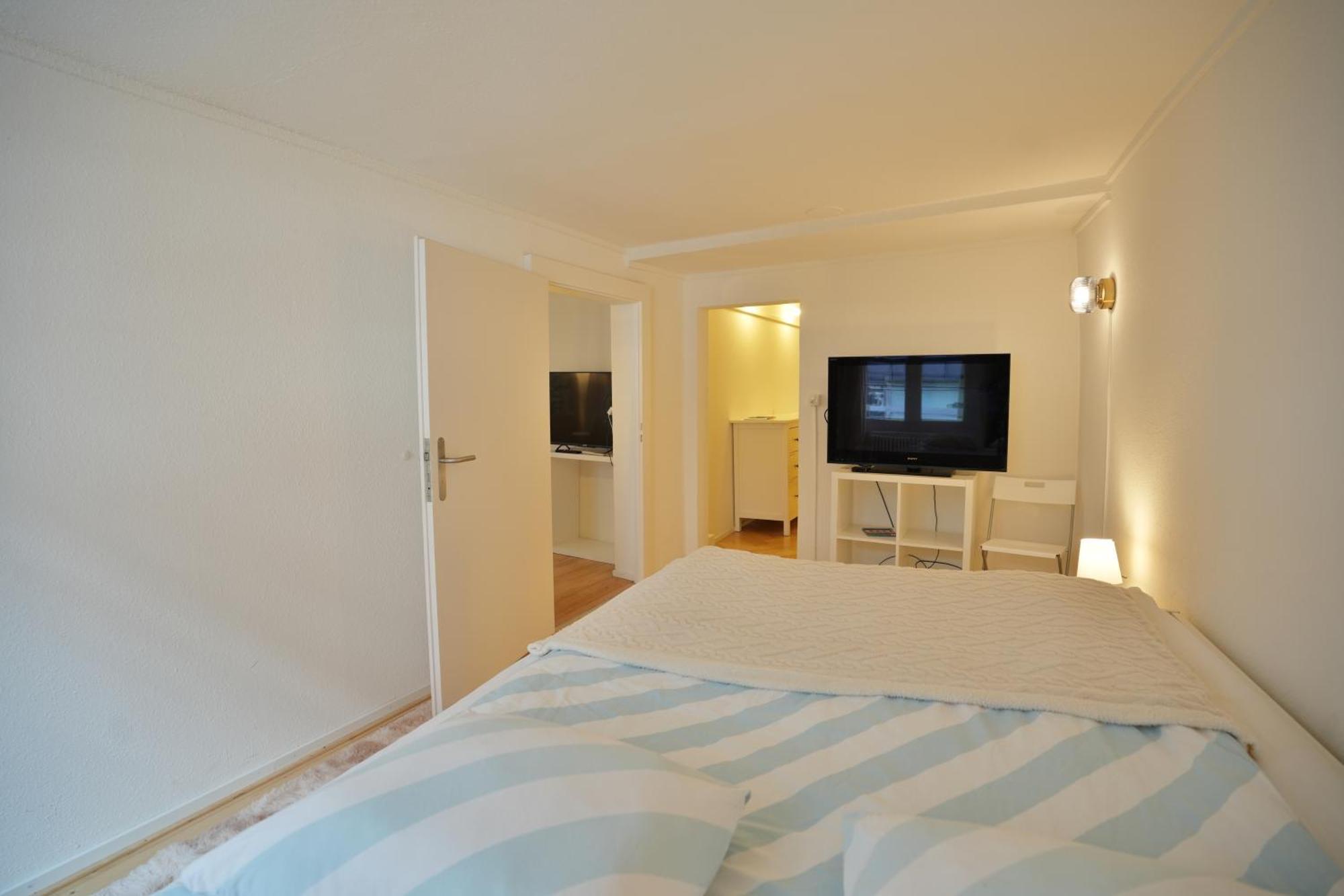 Cozy City Center, 4 Bedroom- 120Sq, 5Min Walk To Main Station Bazel Buitenkant foto