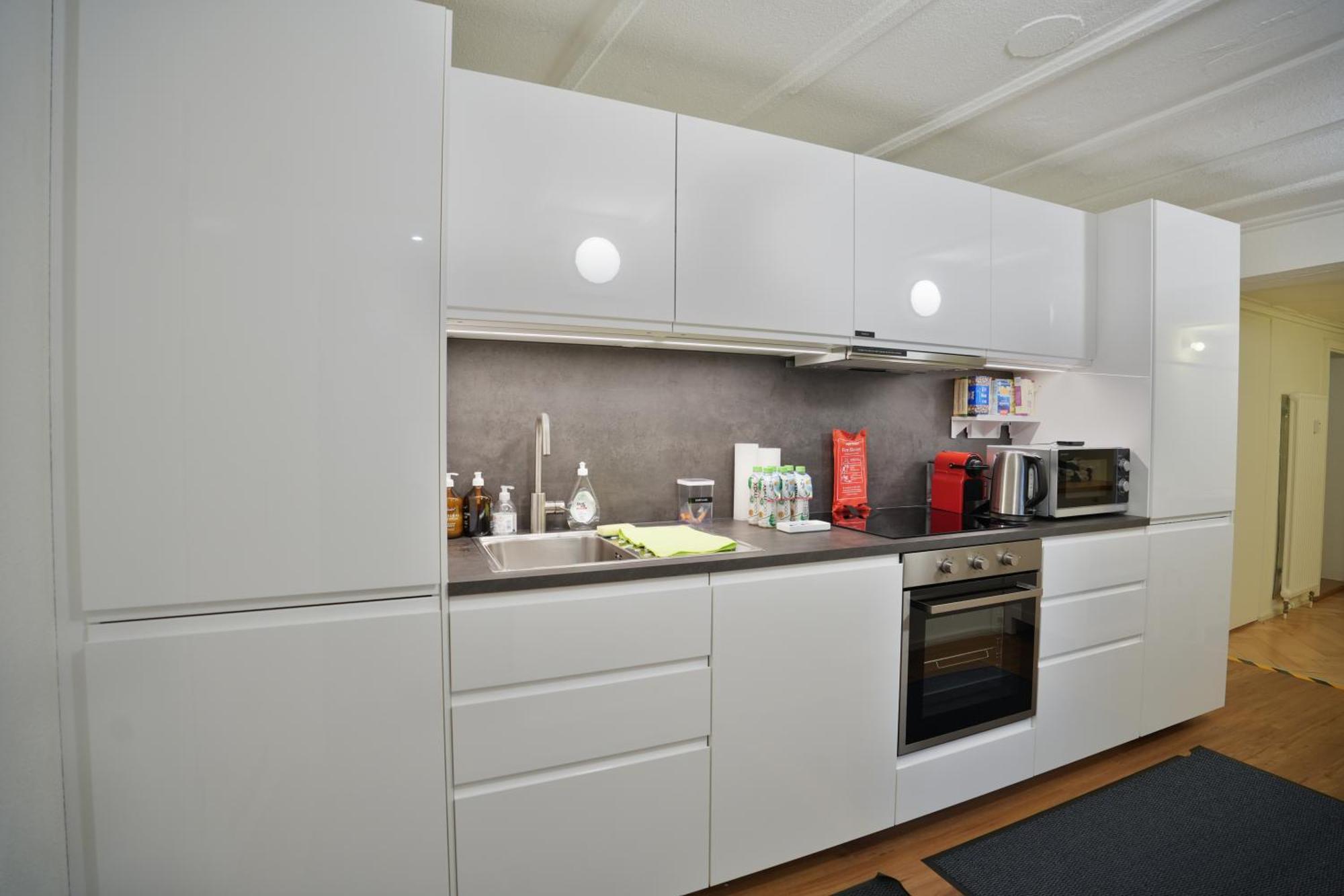 Cozy City Center, 4 Bedroom- 120Sq, 5Min Walk To Main Station Bazel Buitenkant foto